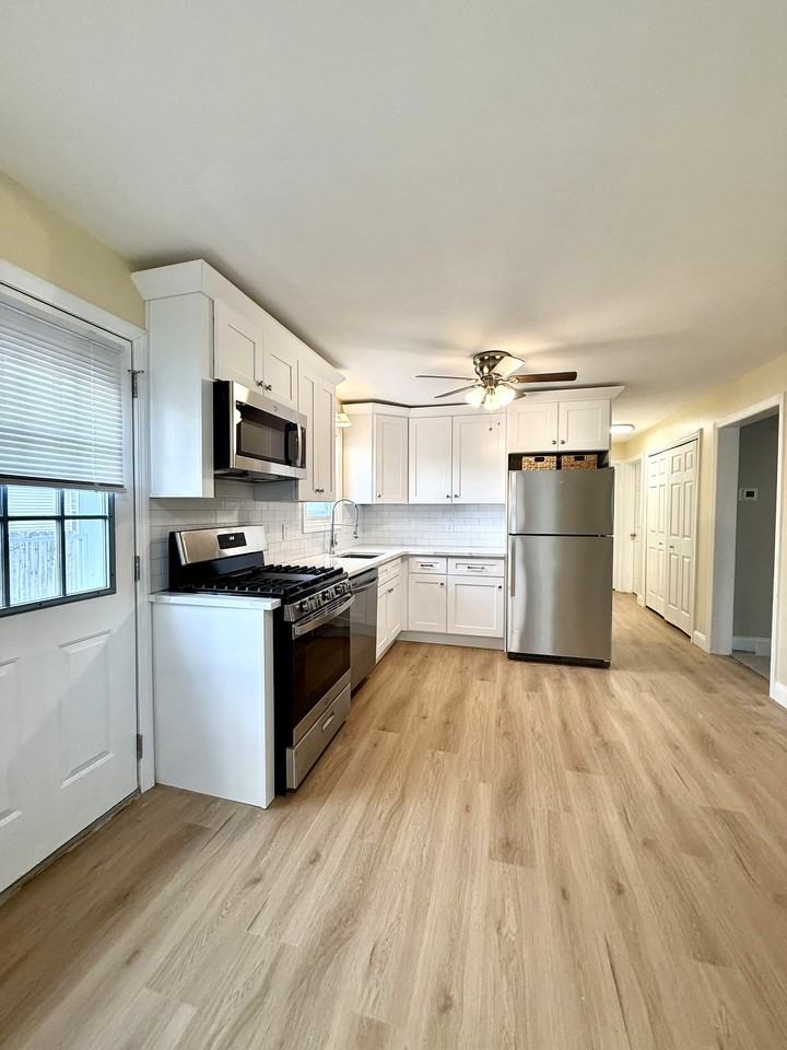 343 Kelly Ave #NA - Photo 2 of 9