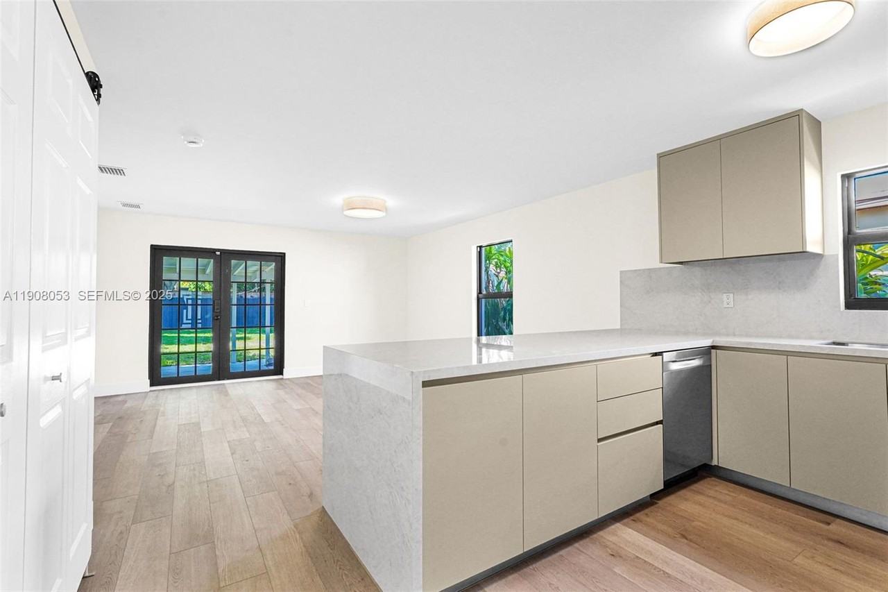 136 Nw 53rd St #NA - Photo 5 of 13