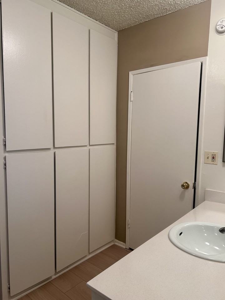 11840 Chandler Blvd #215 - Photo 4 of 17