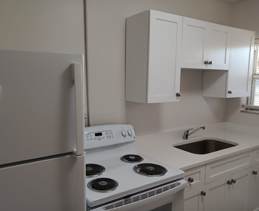 309 Ne 2nd St #4 - Photo 5 of 7