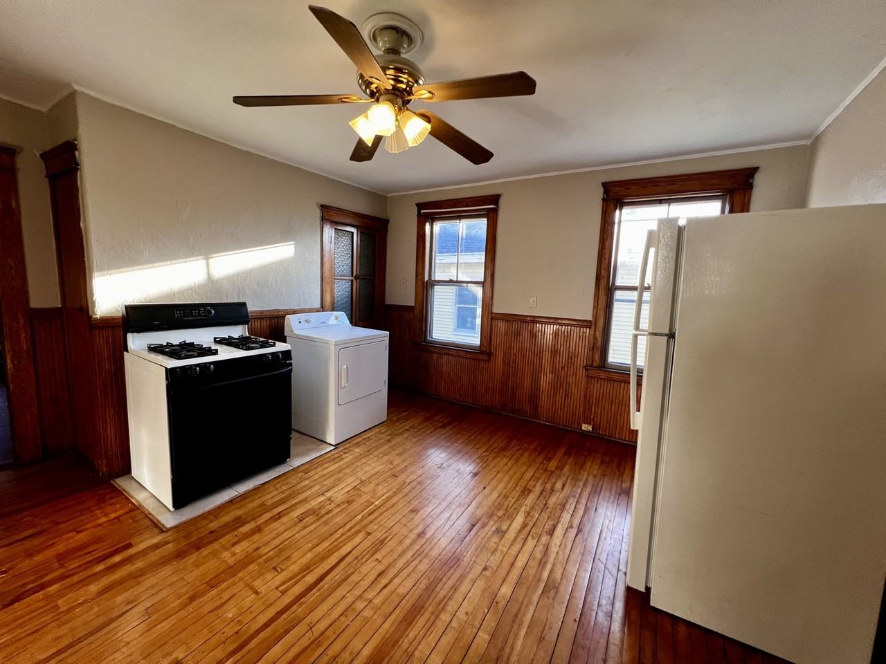 13 Louise St #3 - Photo 6 of 11