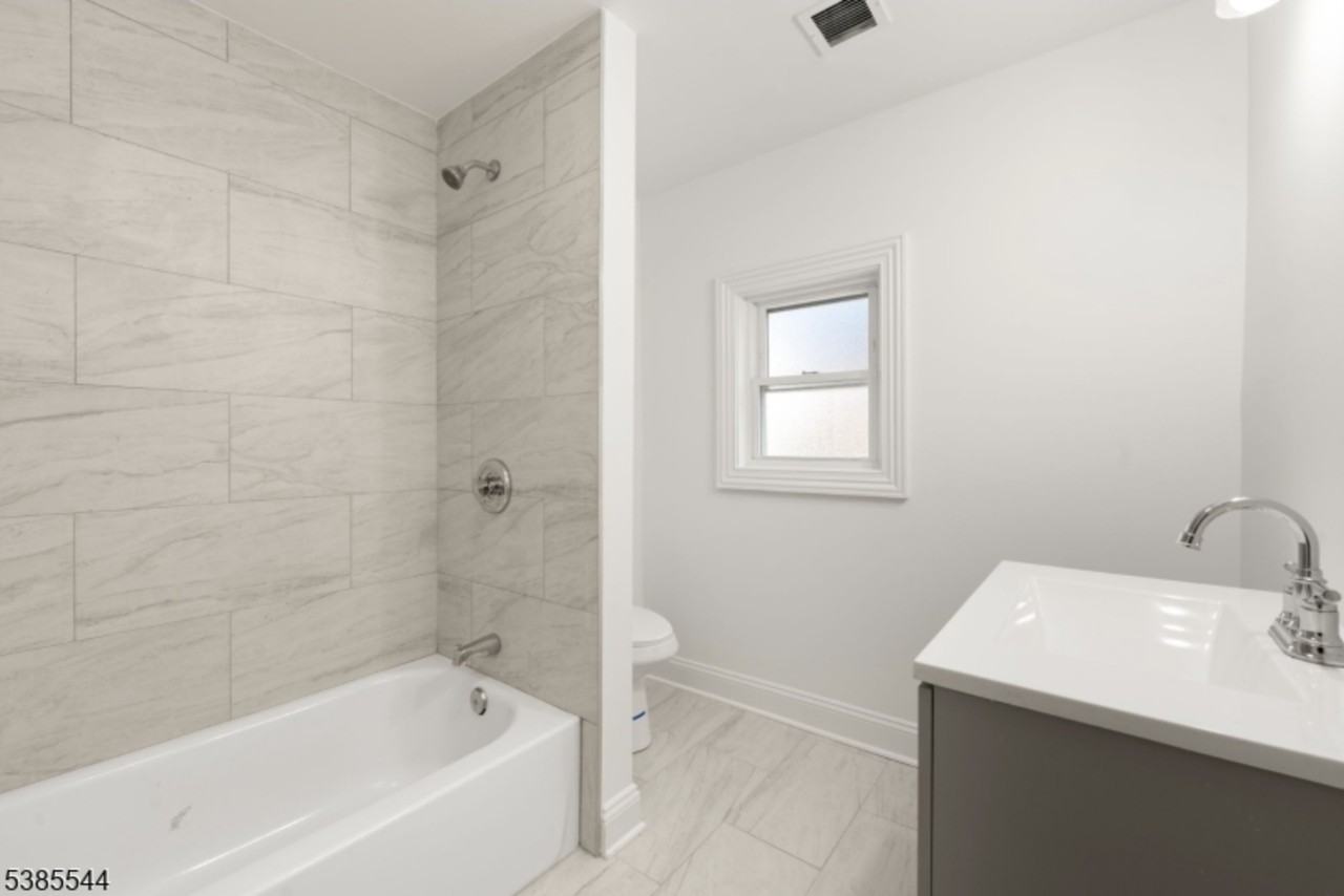 218 Washington St #NA - Photo 5 of 12