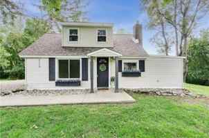 featured image of 263 S Quaker Ln #NA