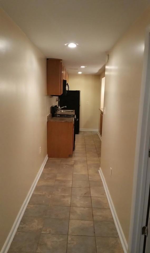 645 L St Ne - Photo 2 of 9