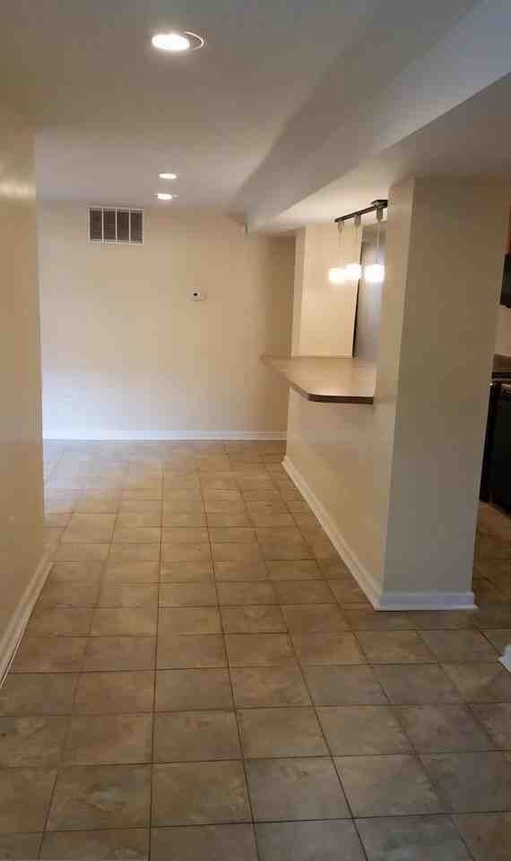 645 L St Ne - Photo 3 of 9