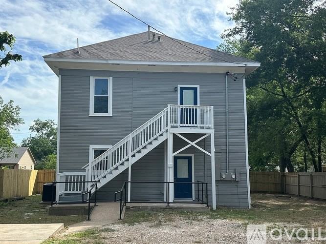 926 N 14th St #A - Photo 2 of 11