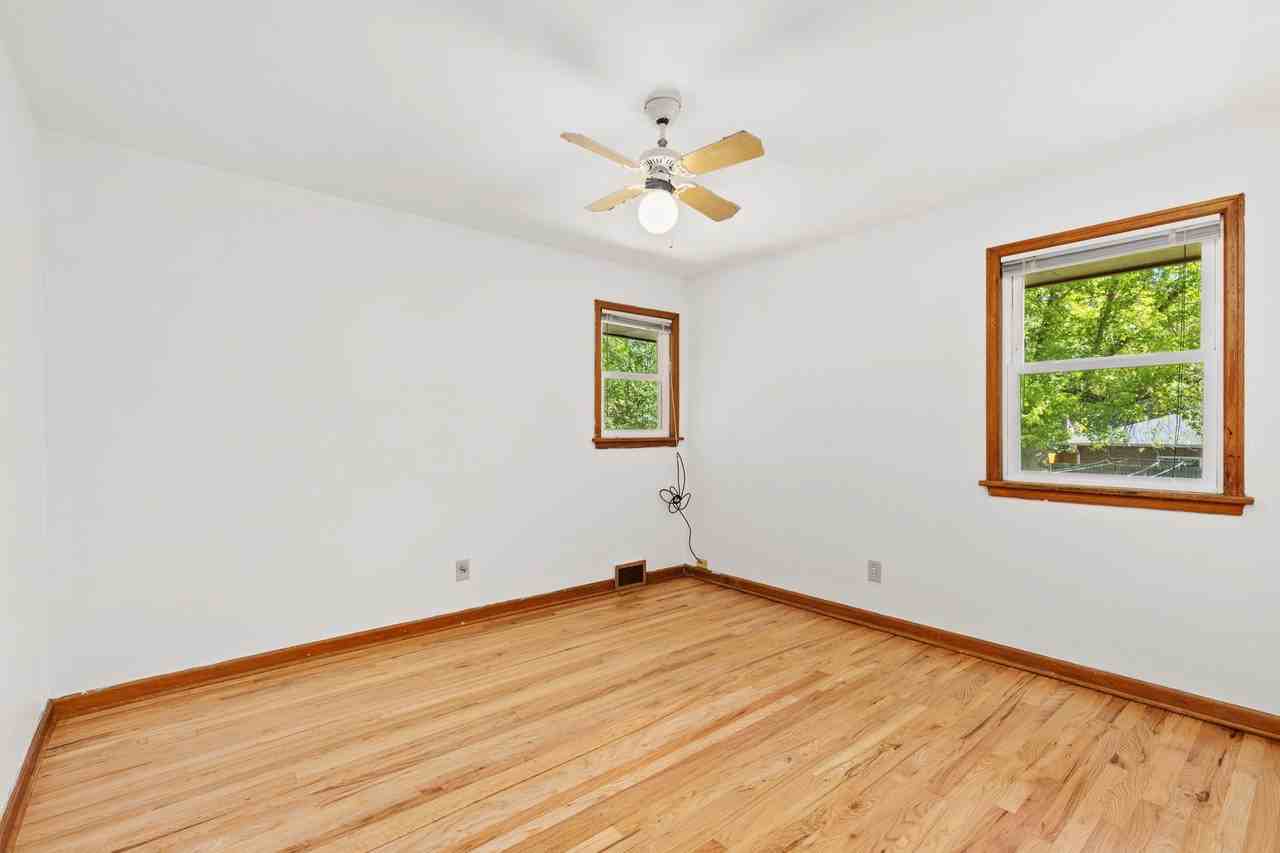 816 Lincoln St #816 - Photo 7 of 13