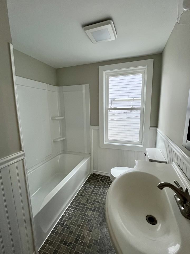 864 E Broadway #2 - Photo 7 of 14