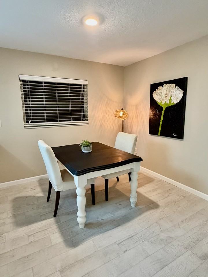 220 Park Blvd N #203 - Photo 3 of 9