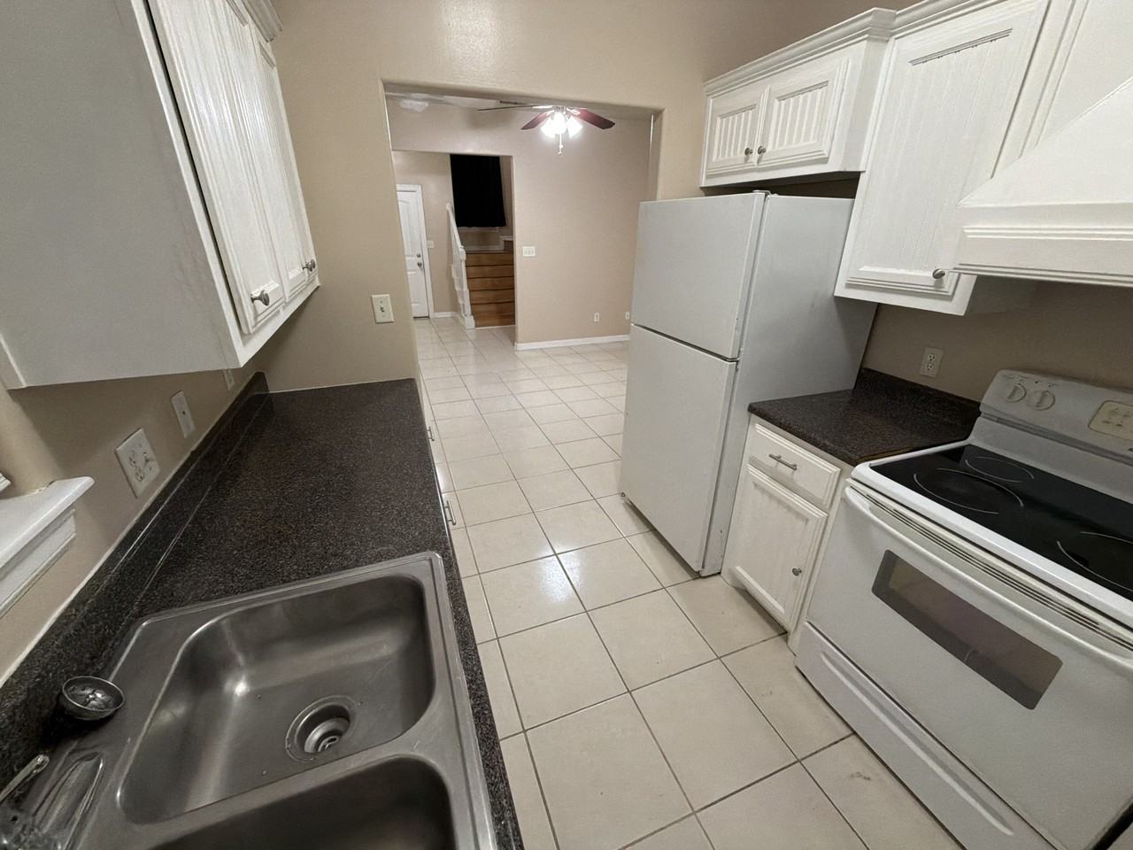 1020 Jesse St #TH - Photo 5 of 18