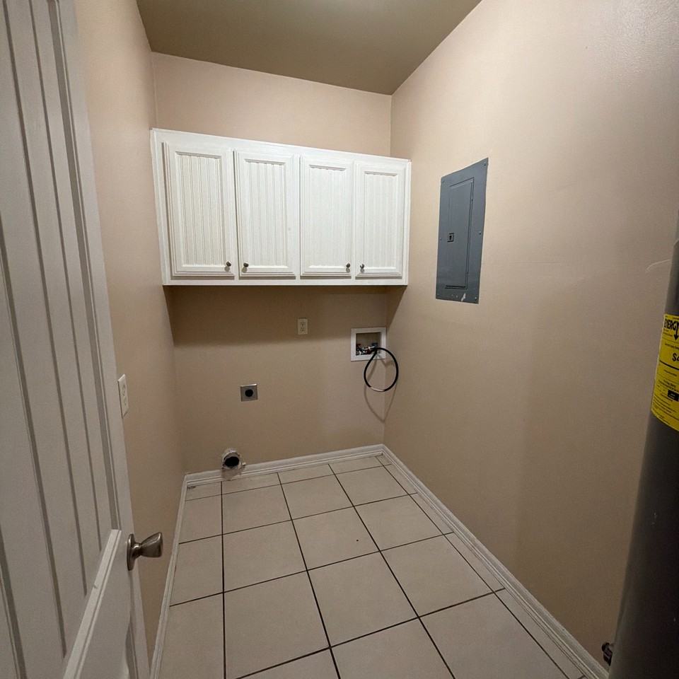 1020 Jesse St #TH - Photo 6 of 18