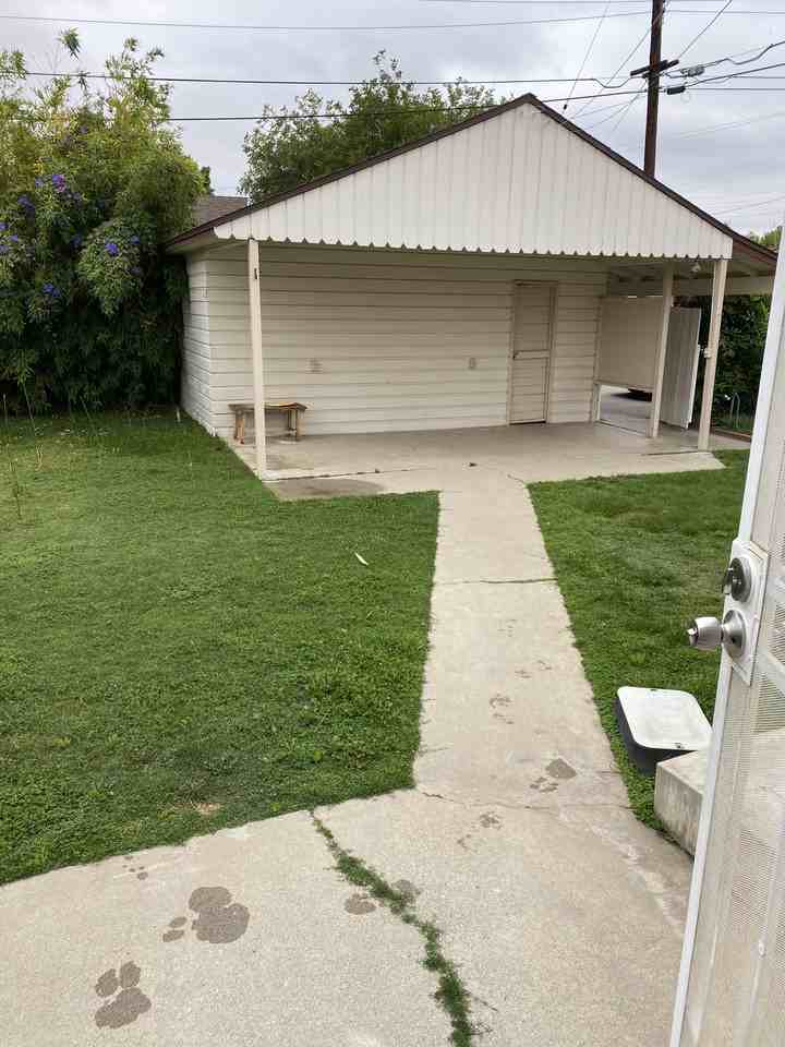 5325 Glickman Ave #NA - Photo 3 of 33