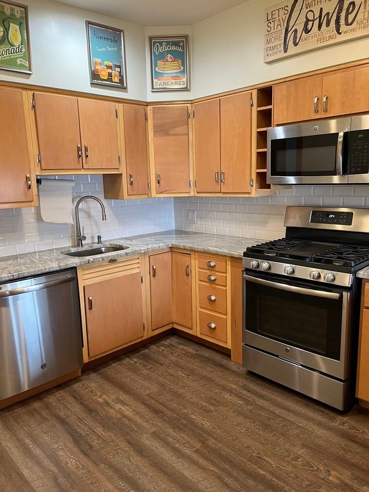 3414 N Springfield Ave - Photo 4 of 21