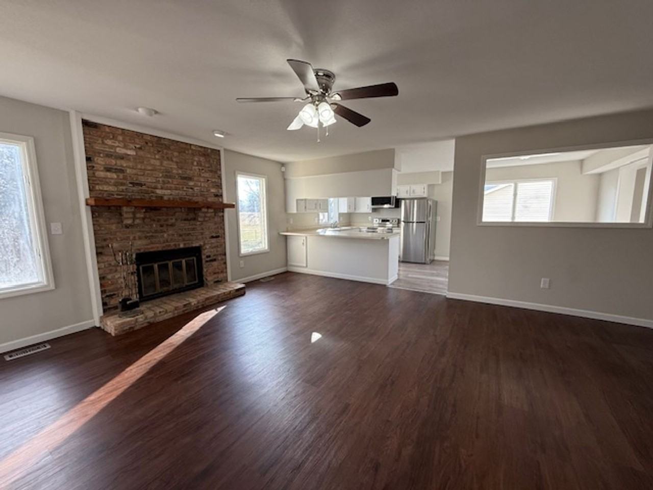 920 S Pine Hill Dr - Photo 3 of 21