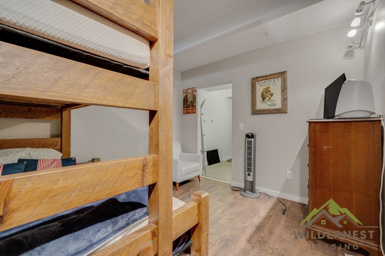 220 E La Bonte St - Photo 7 of 23