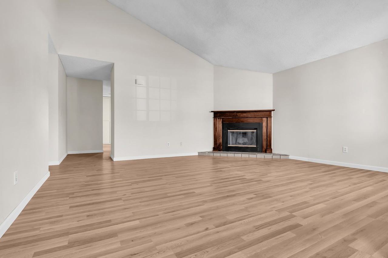 1688 W Bruin St - Photo 3 of 25