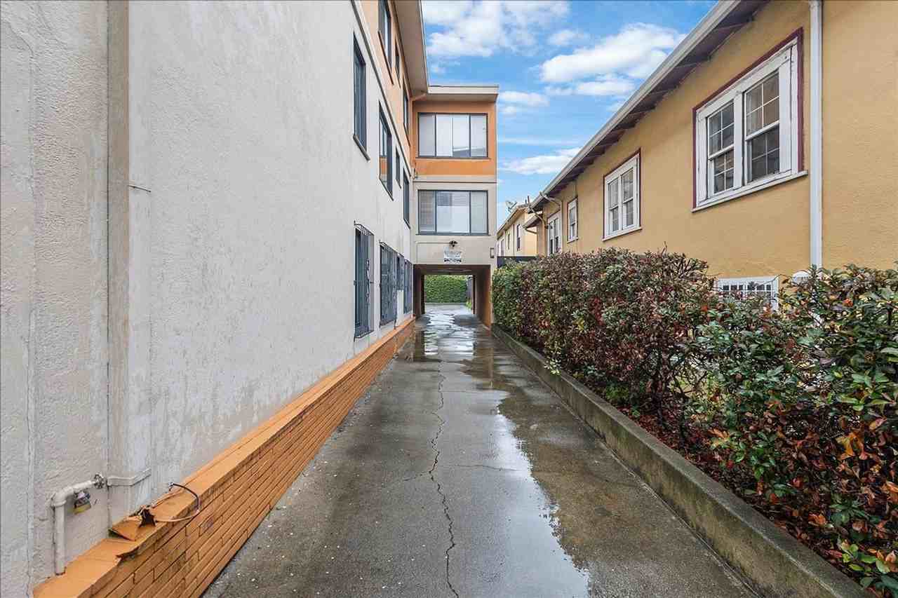 854 40th St #1 - Photo 3 of 13