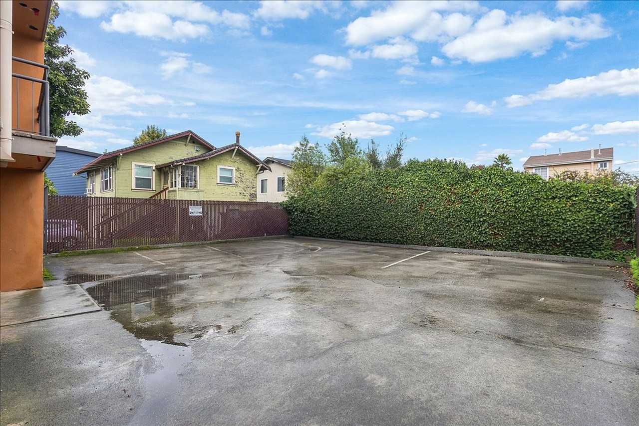 854 40th St #1 - Photo 4 of 13