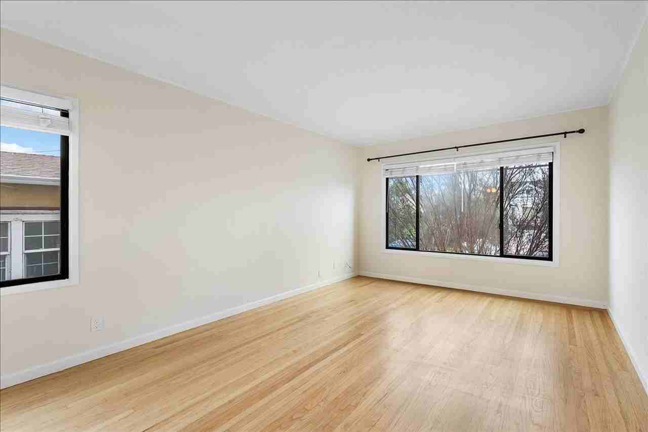 854 40th St #4 - Photo 5 of 13