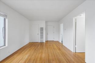 854 40th St #6 - Photo 1 of 1