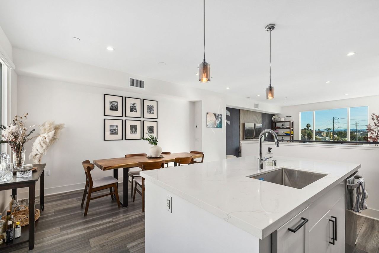 1065 32nd St #14 - Photo 3 of 31