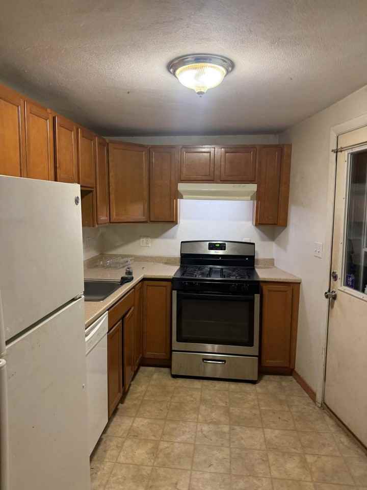 73 Friend Street, Unit 1 - Photo 6 of 7