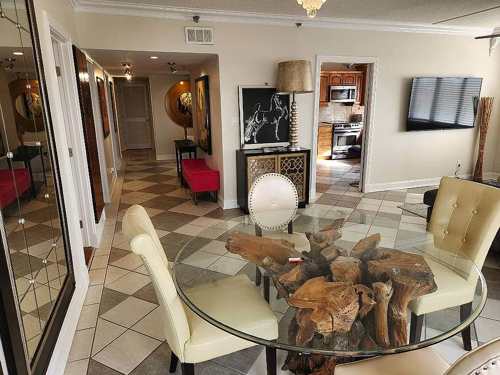 355 South Broadway, Unit 706 - Photo 7 of 16