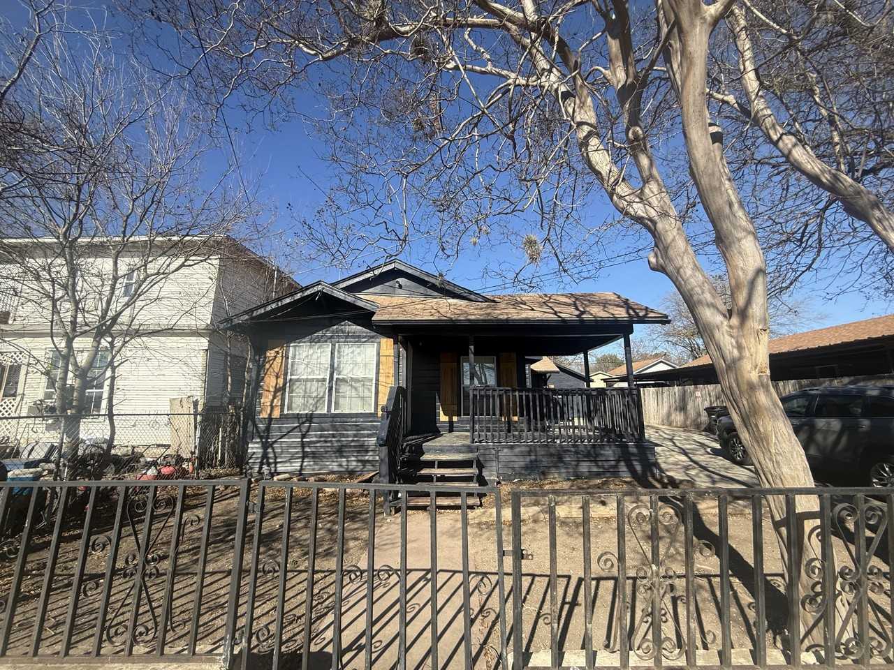 3011 W Cesar E Chavez Blvd #1