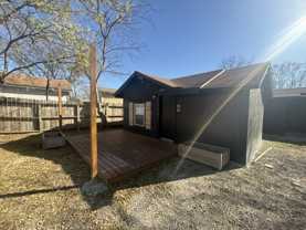 3011 W Cesar E Chavez Blvd #4 - Photo 1 of 1