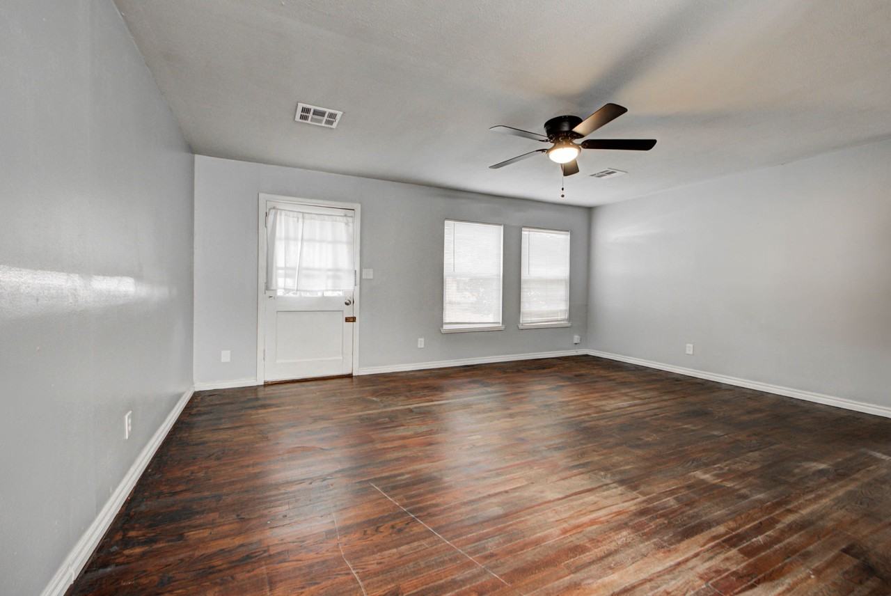 1110 W Apache St #1 - Photo 5 of 26