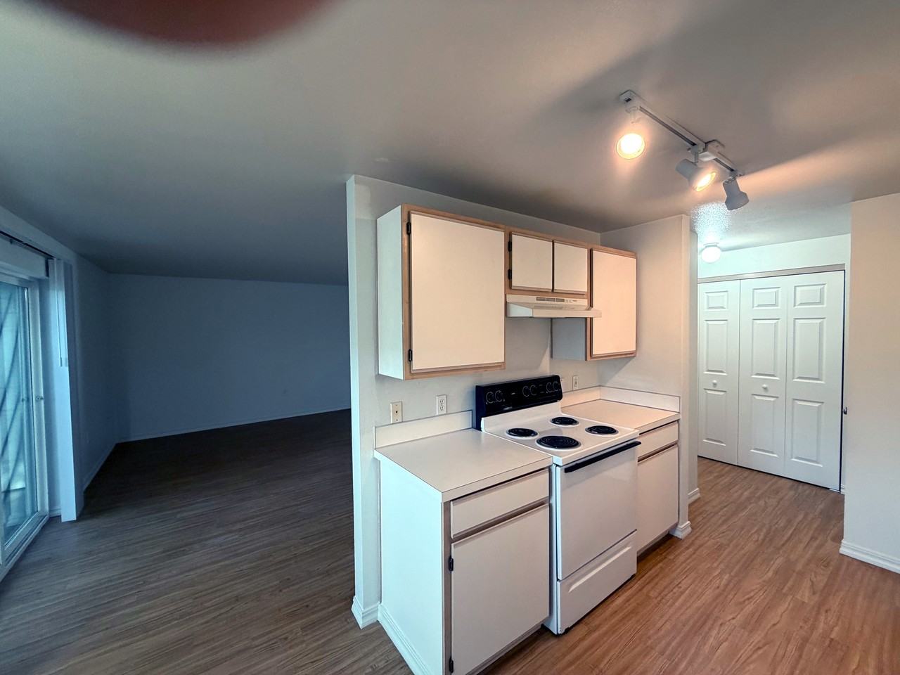 4785 Skyline Road South - Photo 3 of 30