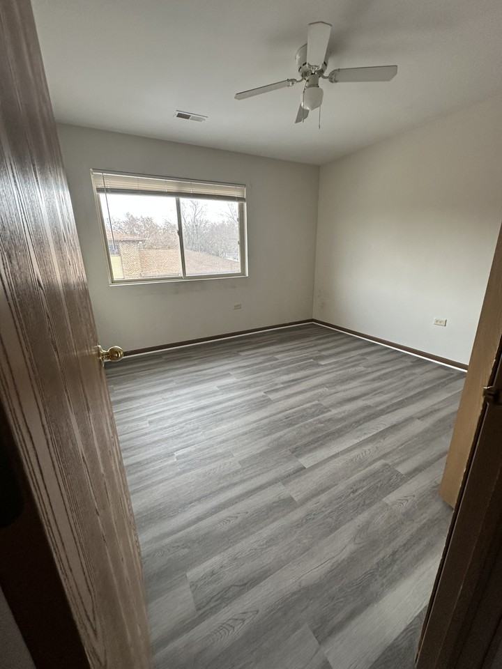 549 Central Parkway Rd - Photo 5 of 21