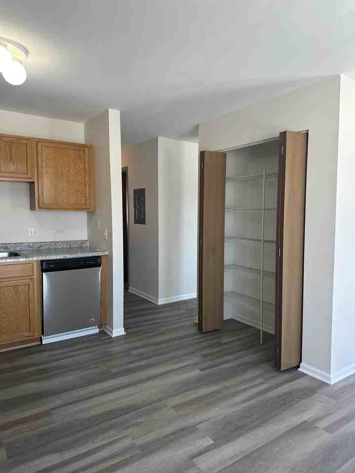 549 Central Parkway Rd - Photo 2 of 11