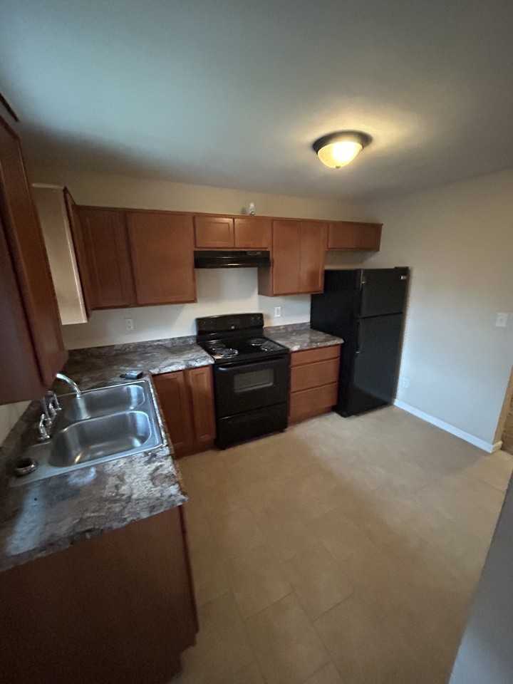 2541 Angela Drive - Photo 3 of 11