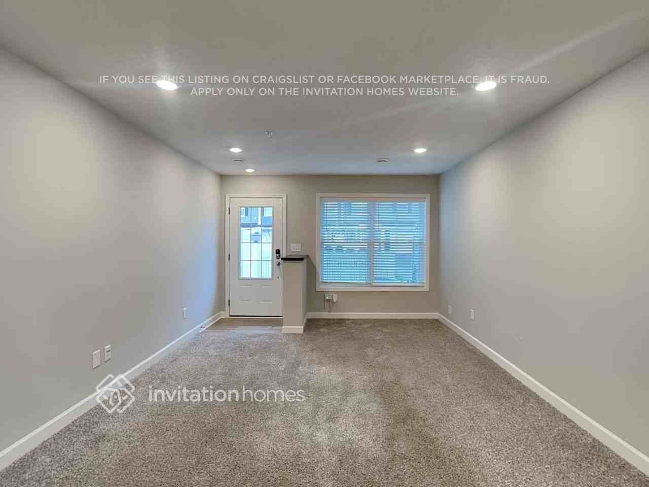 10936 Zest St Ne #G - Photo 4 of 16