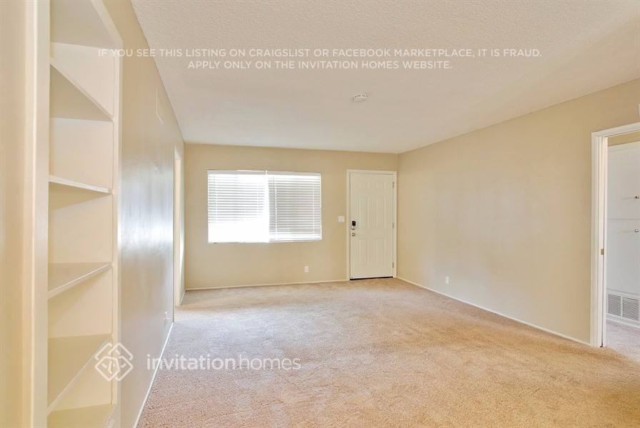 719 Erica St - Photo 3 of 9