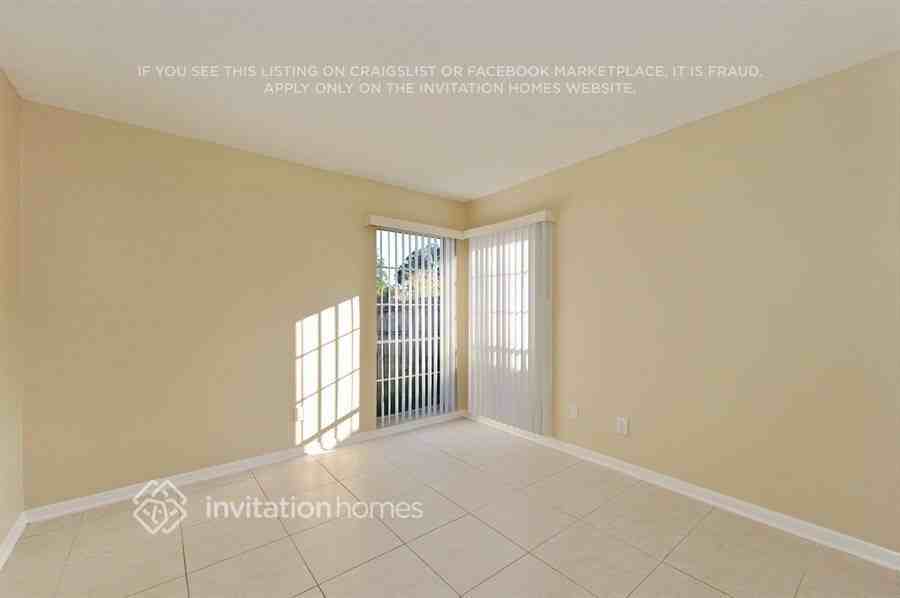 5209 Windlaff Ave - Photo 5 of 8