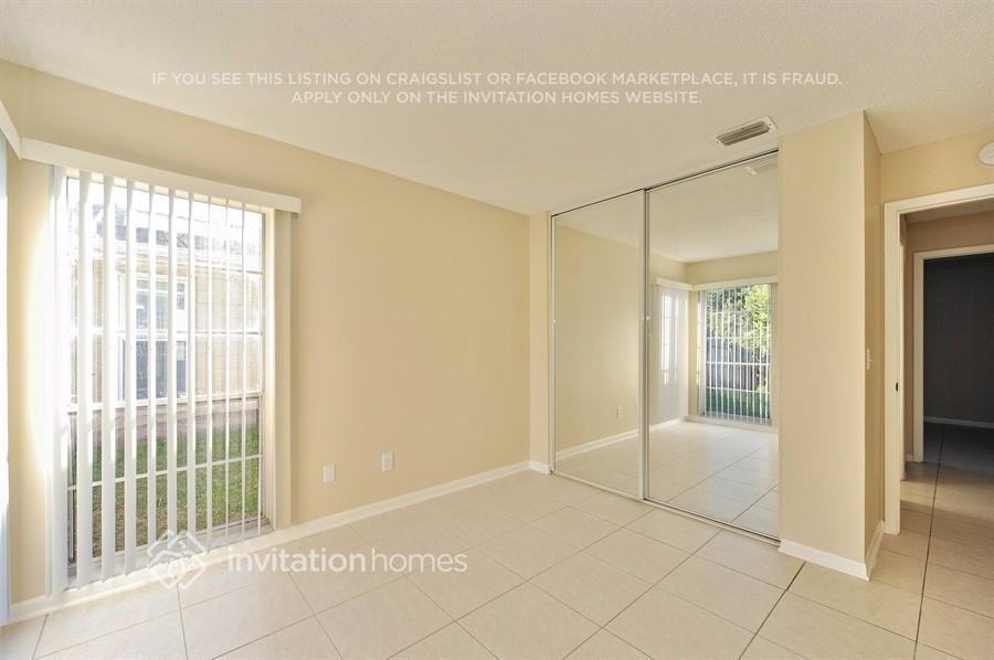 5209 Windlaff Ave - Photo 6 of 8