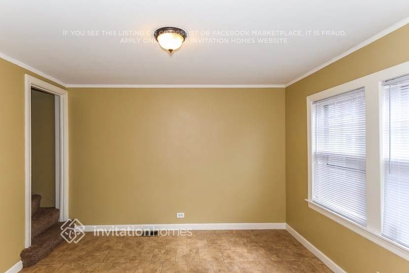 9625 S Maplewood Ave - Photo 6 of 26