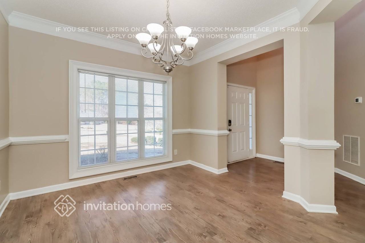 200 Autumn Crk - Photo 5 of 19