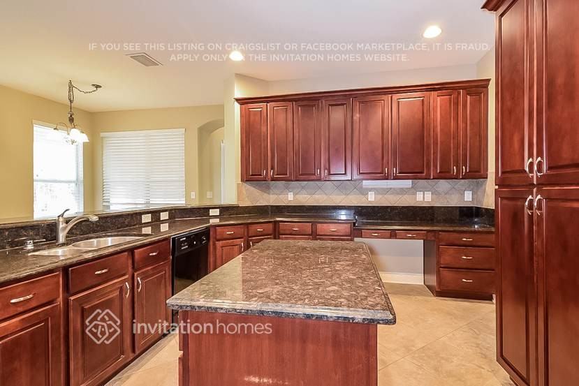 1845 Beaconsfield Dr - Photo 7 of 17