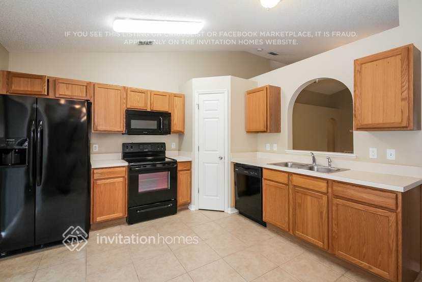 13503 Padron Ct - Photo 4 of 17