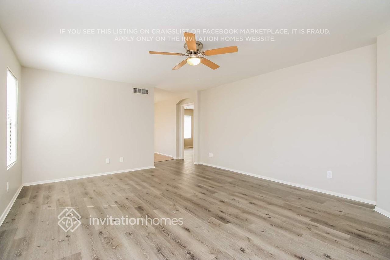 10933 E Clovis Ave - Photo 4 of 16