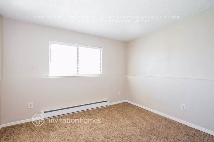 1024 S Waco Way - Photo 4 of 9