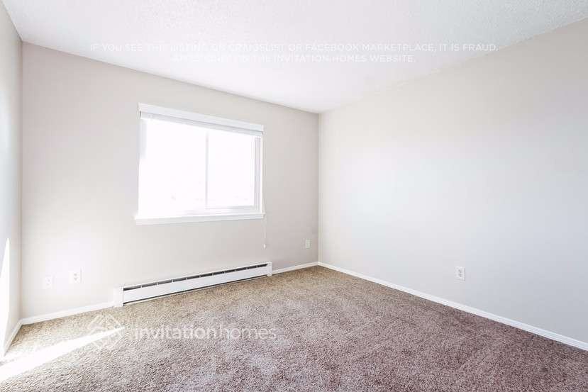 1024 S Waco Way - Photo 6 of 9