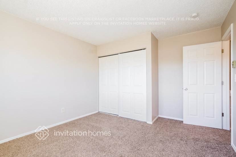 1024 S Waco Way - Photo 7 of 9