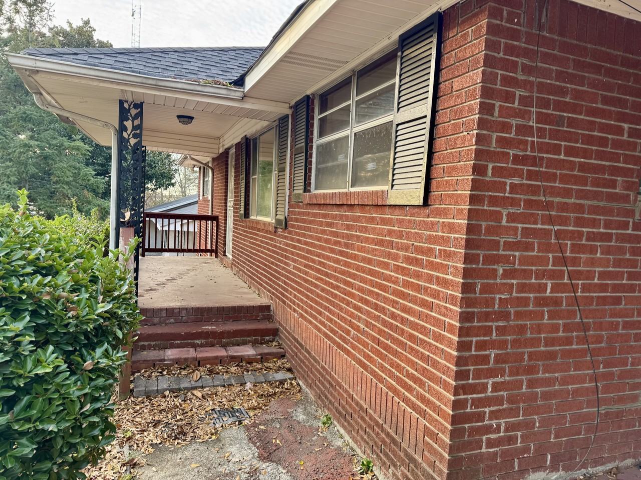 556 Lamar Dr #1 - Photo 2 of 10