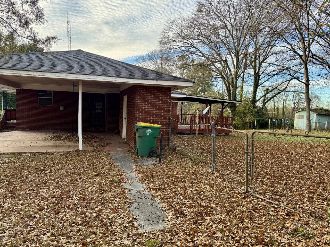 556 Lamar Dr #1 - Photo 3 of 10