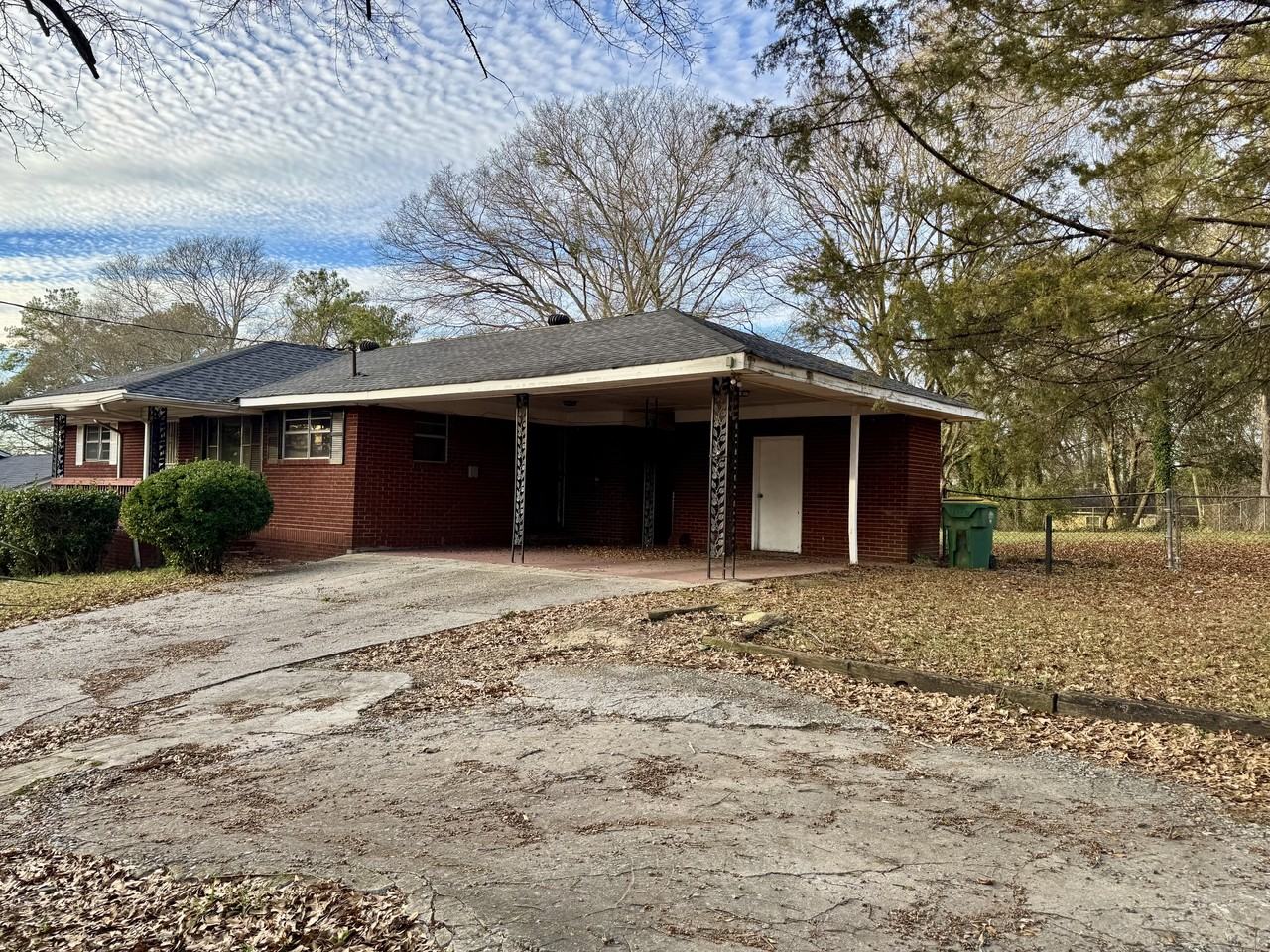 556 Lamar Dr #1 - Photo 4 of 10