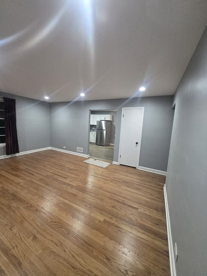 70 N Laverne Ave #1 - Photo 3 of 16